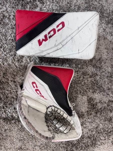 Awesome CCM Extreme Flex E6.9 Blocker and Glove set Used)
