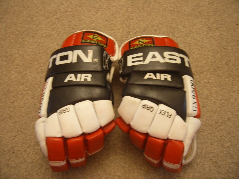 Excellent Condition Easton GX9500 Senior Hockey Gloves Black/White/Red Chicago Blackhawks Color