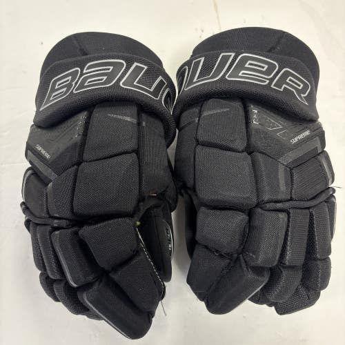13 Inch Bauer Supreme 3S Ice Hockey Player Gloves