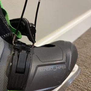 Bauer Konekt Hockey Goalie Skates Size 4 (Used)