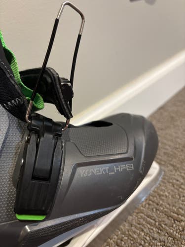 Bauer Konekt Hockey Goalie Skates Size 4 (Used)