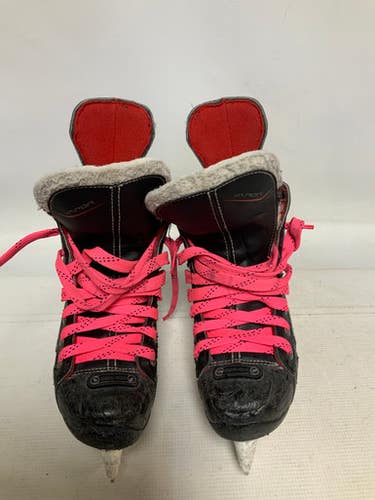 Used Bauer VAPOR X300 Junior Hockey Skate Junior 01 11823-S000036304