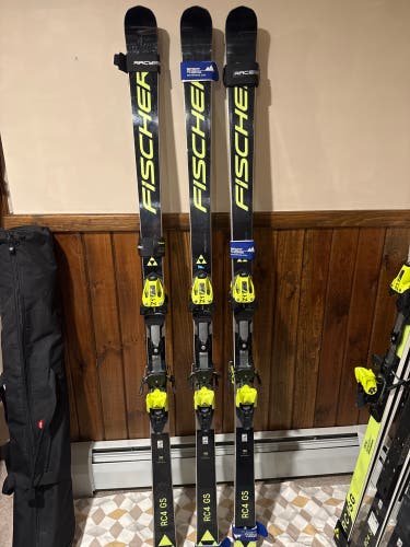 Fischer RC4 GS 188 cm Racing Skis With Bindings (Used)