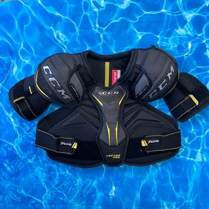 Small Senior CCM Vector Pro Shoulder Pads (Used)