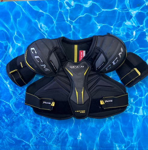 Small Senior CCM Vector Pro Shoulder Pads (Used)