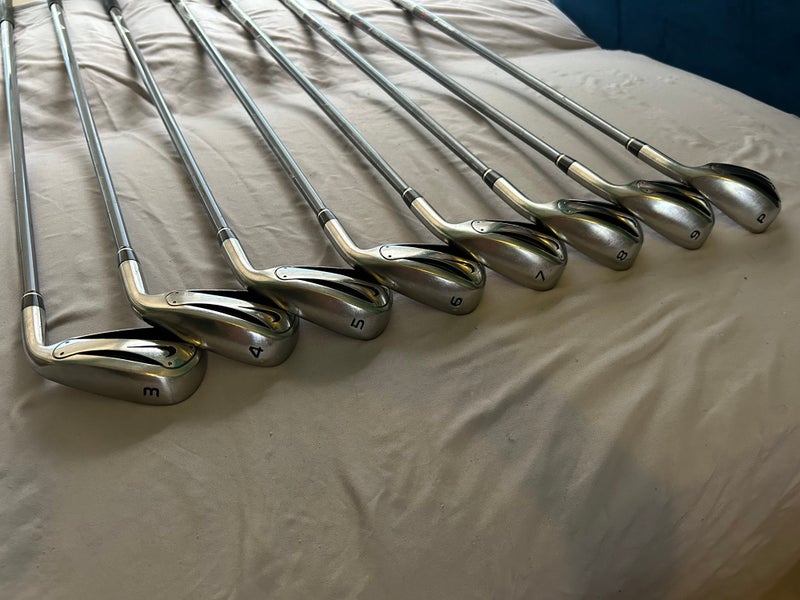 Men's 2003 Nike Slingshot Right Handed Iron Set Stiff Flex Graphite Shaft (Used)