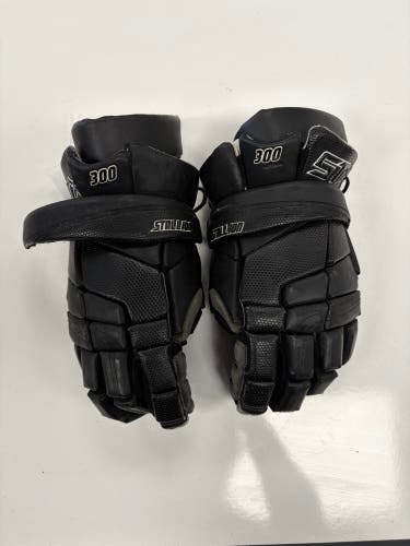 STX Stallion 300 Lacrosse Gloves Large (Used)