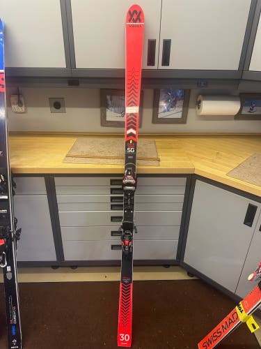 Volkl Racetiger SG 192 cm Racing Skis With Bindings Max Din 16 (Used)