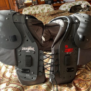 Schutt Lightning 8345 Small 16-17” High School Football Shoulder Pads Black (Used)