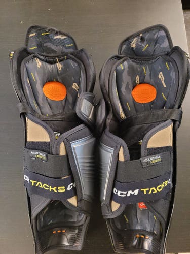 Senior CCM Tacks AS-V Pro 15" Shin Pads (Used)