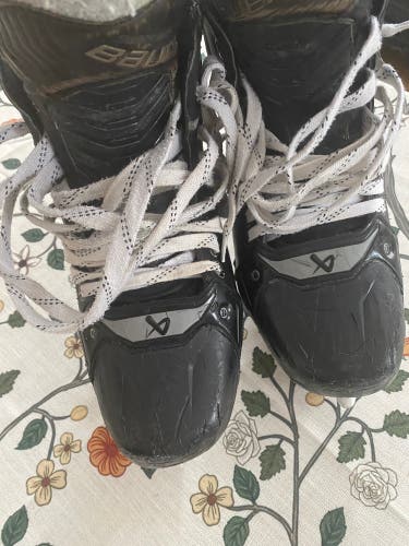 2024 Bauer Supreme Shadow Hockey Skates Pro Stock 10 (Used)