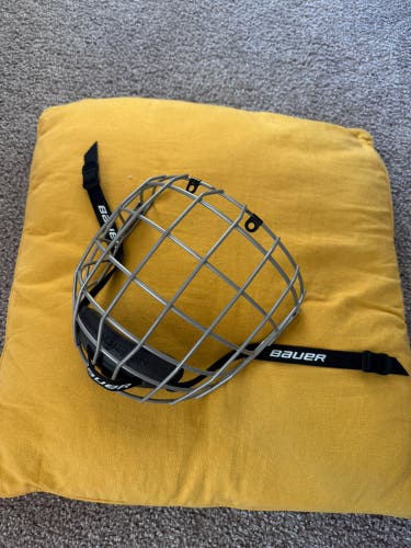 Large Bauer True Vision I FM2100 Full Cage (Used)
