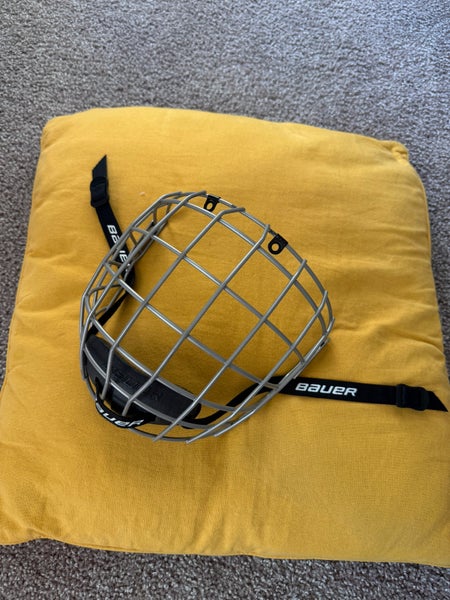 Large Bauer True Vision I FM2100 Full Cage (Used)