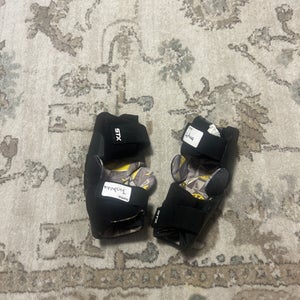 Small Youth STX Stallion 200 Arm Pads (Used)