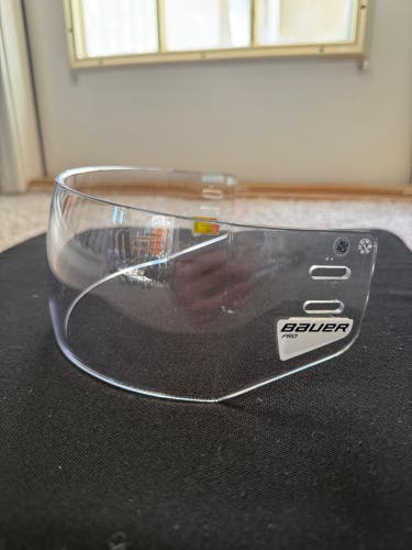 Large Bauer Pro Straight Visor Clear (Used)