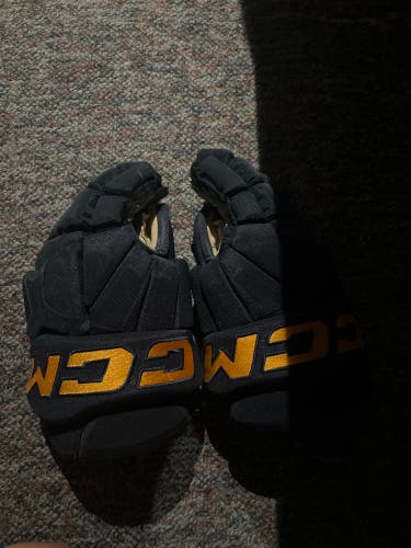 CCM JetSpeed FT8 Pro Gloves 12" (Used)