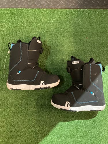 2023 Kid's Size 4 Nidecker Micron Snowboard Boots (Used)