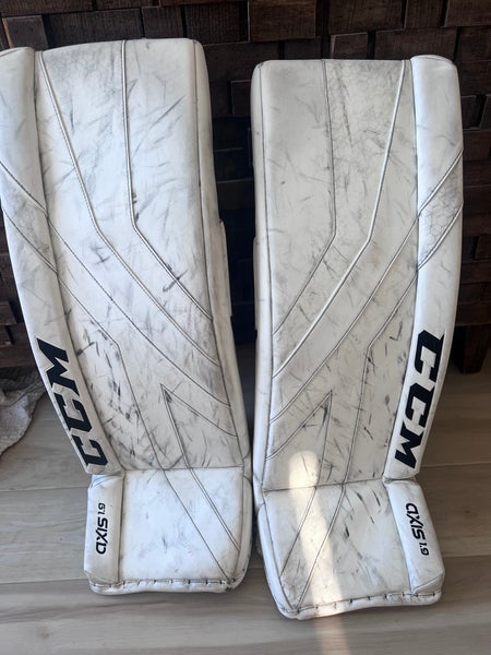 33" CCM Axis 1.9 Goalie Leg Pads (Used)