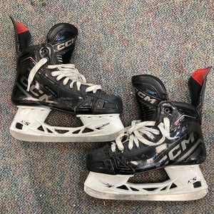 Senior CCM JetSpeed FT690 Hockey Skates | Size 7.5