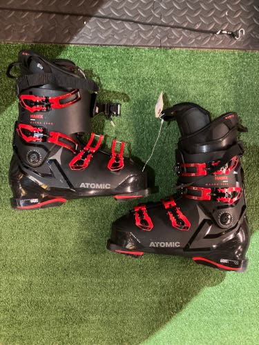Men's Atomic Hawx Magna Ski Boots - Mondo 30-30.5 I 354mm