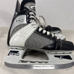 CCM Powerline Hockey Skates Regular Width Size 5 (Used)
