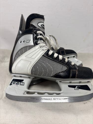 CCM Powerline Hockey Skates Regular Width Size 5 (Used)