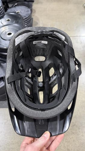 Used Giro BIKE HELMET Bike Helmet Black One Size 11605-S000210973