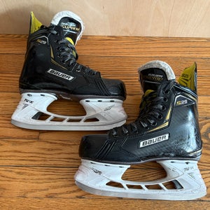 Bauer Supreme S29 Kids Hockey Skates Regular Width Junior Size 3D shoes size US 4 (Used)
