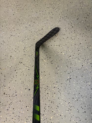 Senior Warrior Alpha Deluxe Right Handed Hockey Stick W03 75 Flex (Used)