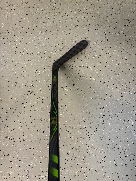 Senior Warrior Alpha Deluxe Right Handed Hockey Stick W03 75 Flex (Used)