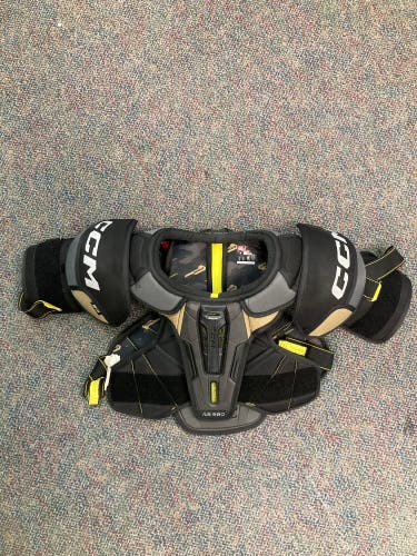 CCM Tacks AS 580 Shoulder Pads | Junior Large