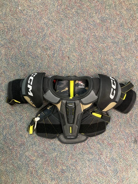 CCM Tacks AS 580 Shoulder Pads | Junior Large