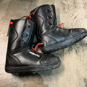 Matrix 580 Jr Snowboard Boots I Size 6