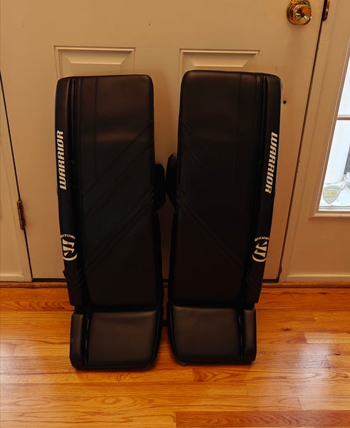 Like New 34" Warrior Ritual G6 E+ Goalie Leg Pads - (Used)
