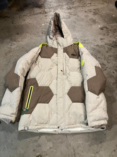 Adult Large DC Snowboard Jacket (Used)