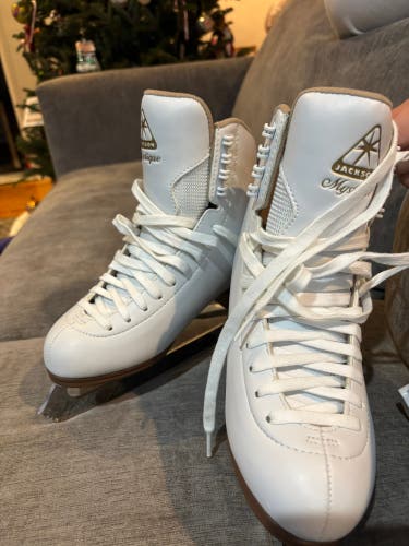 Jackson Ultima Mystique Figure Skates B Adult 5.5 (Used)