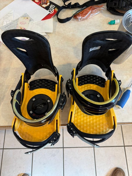 XL Burton Progression Snowboard Bindings All Mountain (Used)
