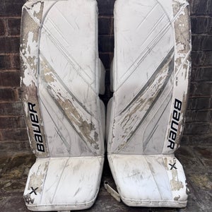 White Medium Intermediate Bauer Vapor X5 Pro Goalie Leg Pads (Used)