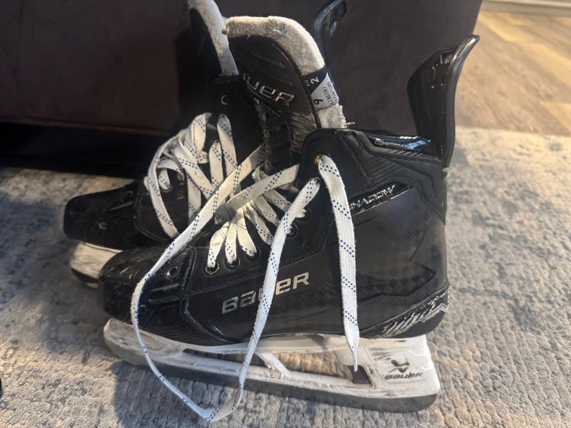 2024 Bauer Supreme Shadow Hockey Skates Regular Width 9 (Used)