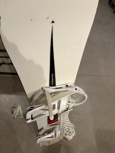 Burton Custom Flying V Snowboard Wide Without Bindings 154 cm (Used)