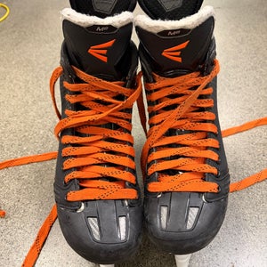 Easton Mako M8 Hockey Skates Extra Wide Width 7.5 (Used)