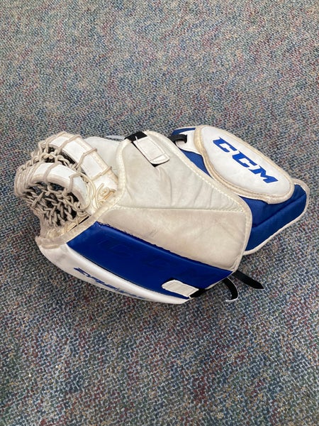 Senior Regular CCM Extreme Flex 5.9 Goalie Glove