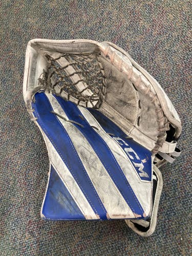 CCM Extreme Flex 5.9 Regular Goalie Glove | Senior