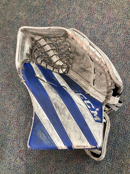 CCM Extreme Flex 5.9 Regular Goalie Glove | Senior