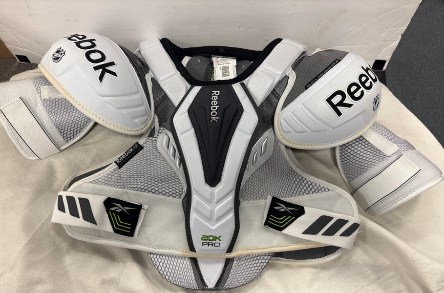 Men's Medium Senior Reebok 20K Shoulder Pads (Used)