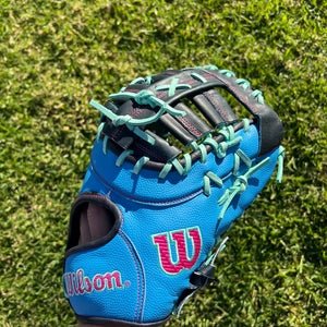 Wilson A2000 RH First Base Baseball Glove 12.5" (New)