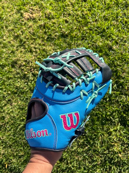 Wilson A2000 RH First Base Baseball Glove 12.5" (New)
