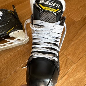 2022 Bauer Supreme M1 Hockey Skates Size 2 (Used)