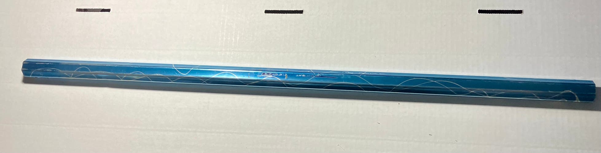 Adult Warrior Kryptolyte wire (Used) men’s lacrosse shaft blue attack/middie