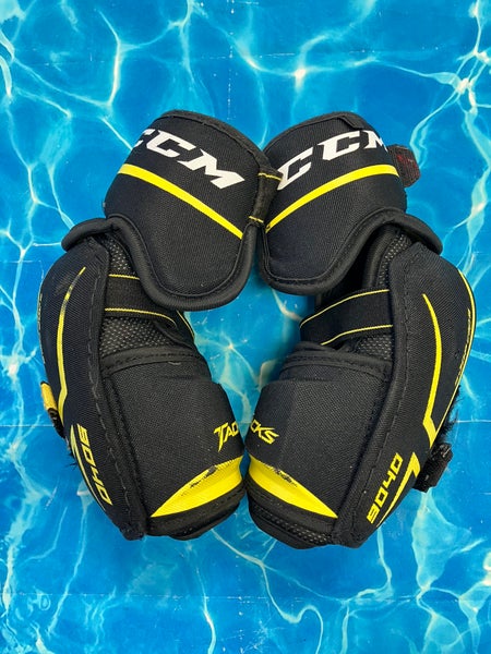 Junior Large CCM Tacks 9040 Elbow Pads (Used)